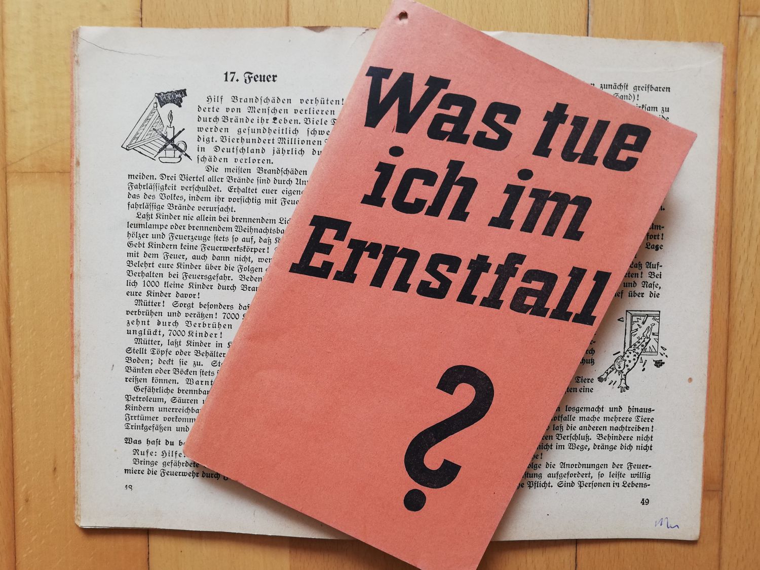 Ausstellungsstück Broschüre „Was tue ich im Ernstfall?“