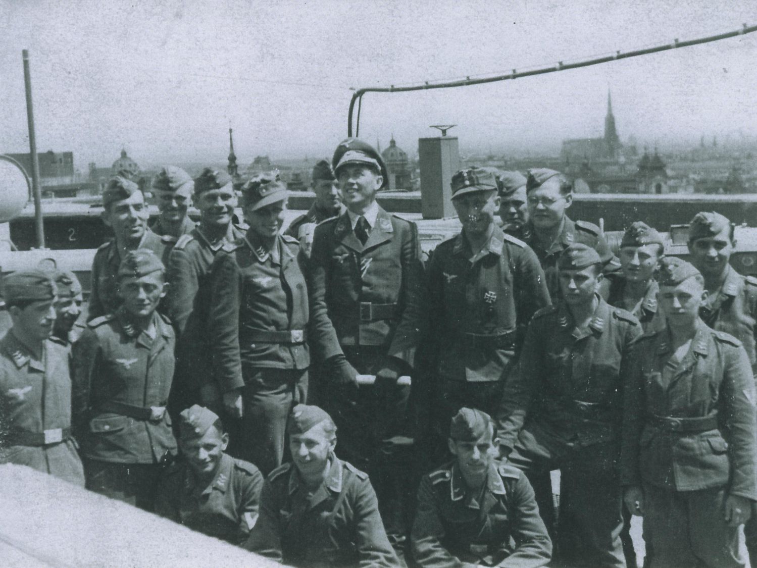 Ausstellungsstück Foto Flakturm-Besatzung