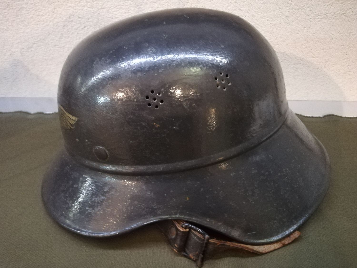 Ausstellungsstück Luftschutzhelm
